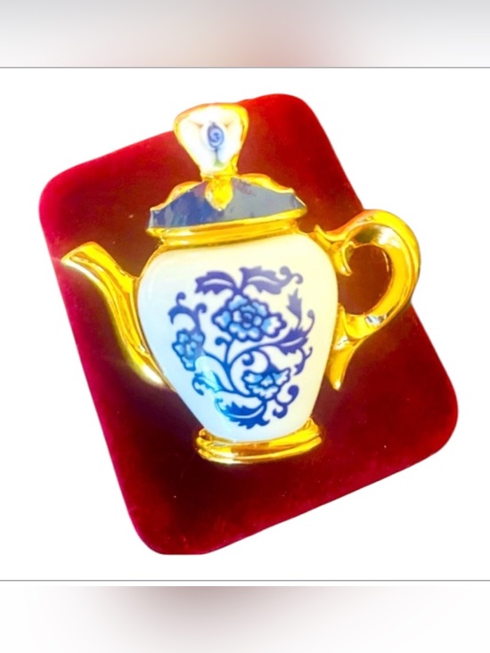 Avon Jewelry - Vintage Goldtone Tea Time Blue/ White Teapot Brooch/ Pin.